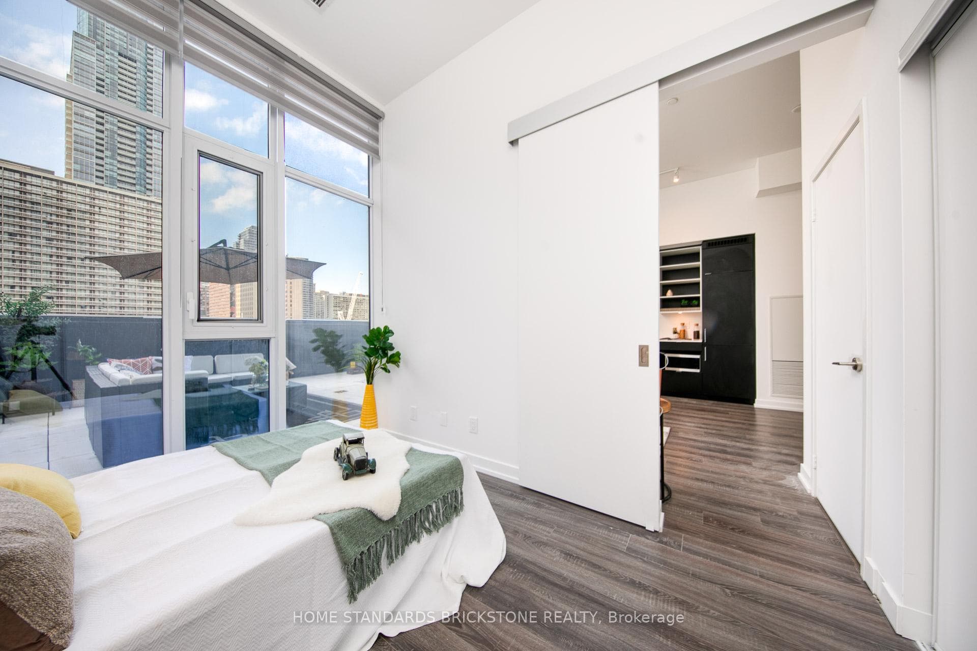 20 Edward Street Unit 401 photo 11