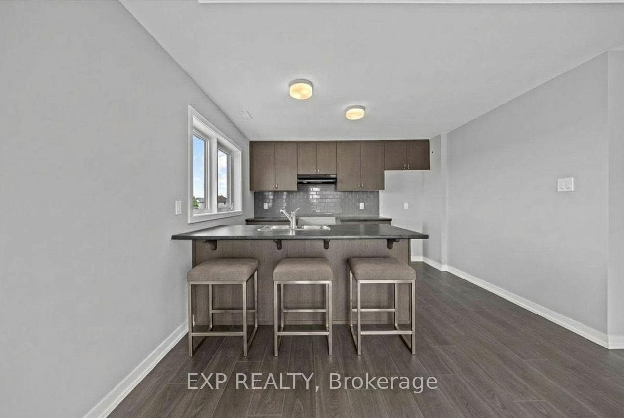 Photos used are to showcase builder finishes