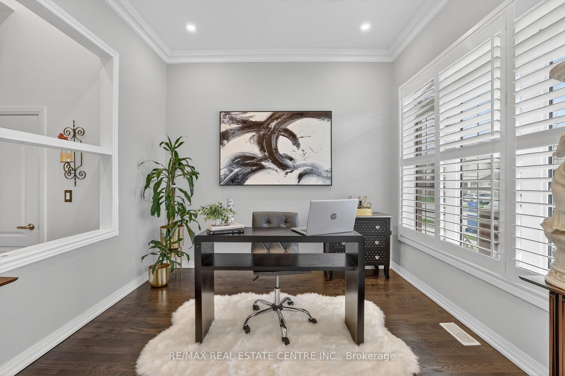 27 Drew Brown Boulevard photo 3