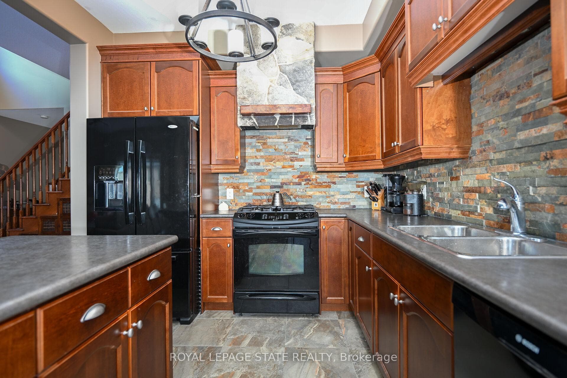 23 Edgeview Drive photo 6