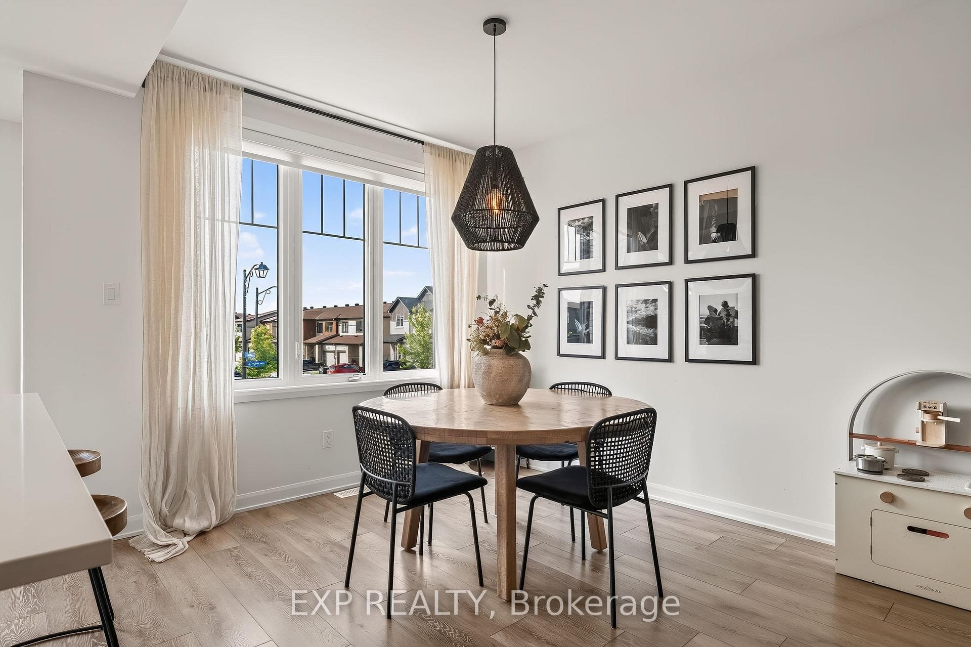 532 Aglish Mews photo 16