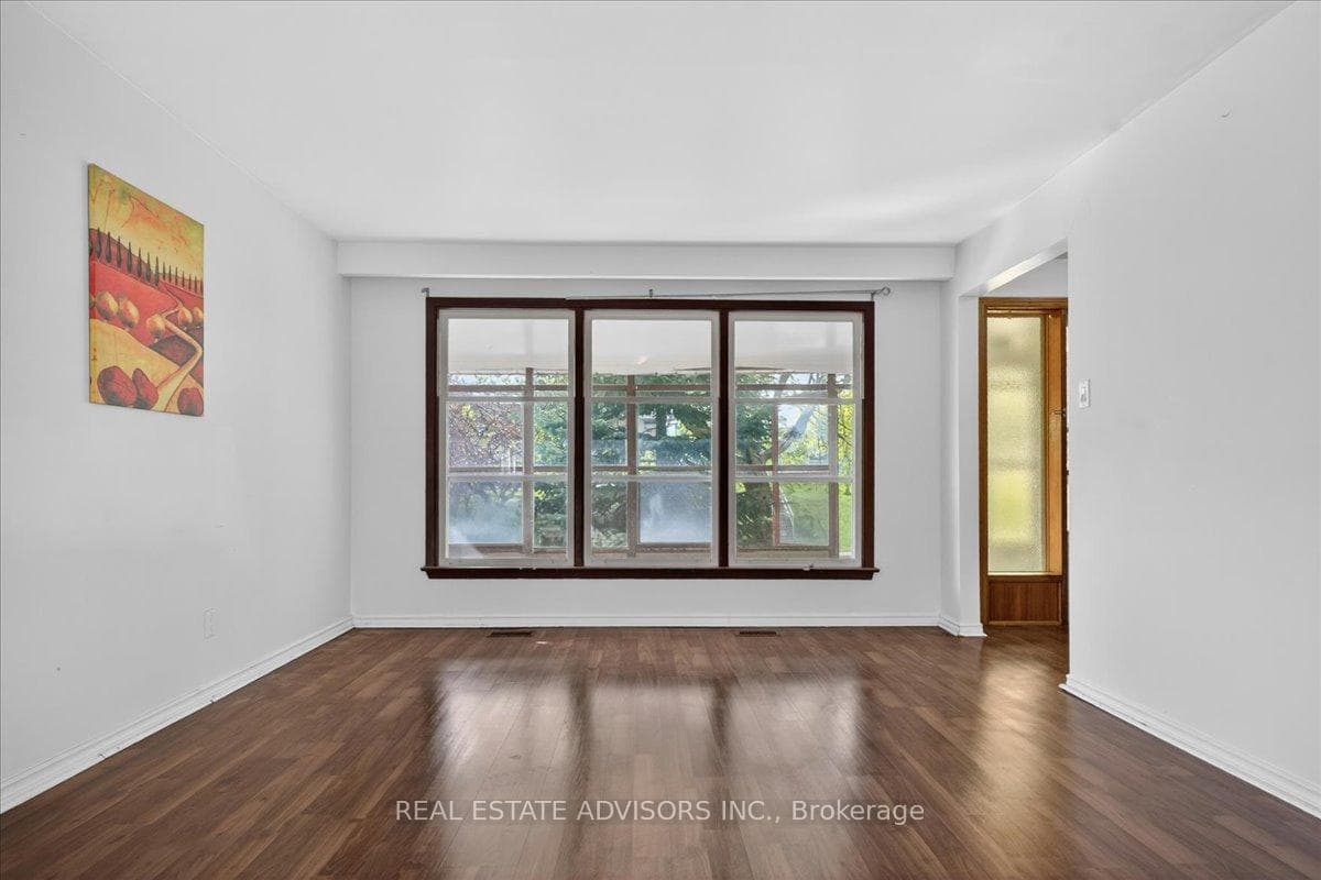 84 Ardglen Drive photo 10
