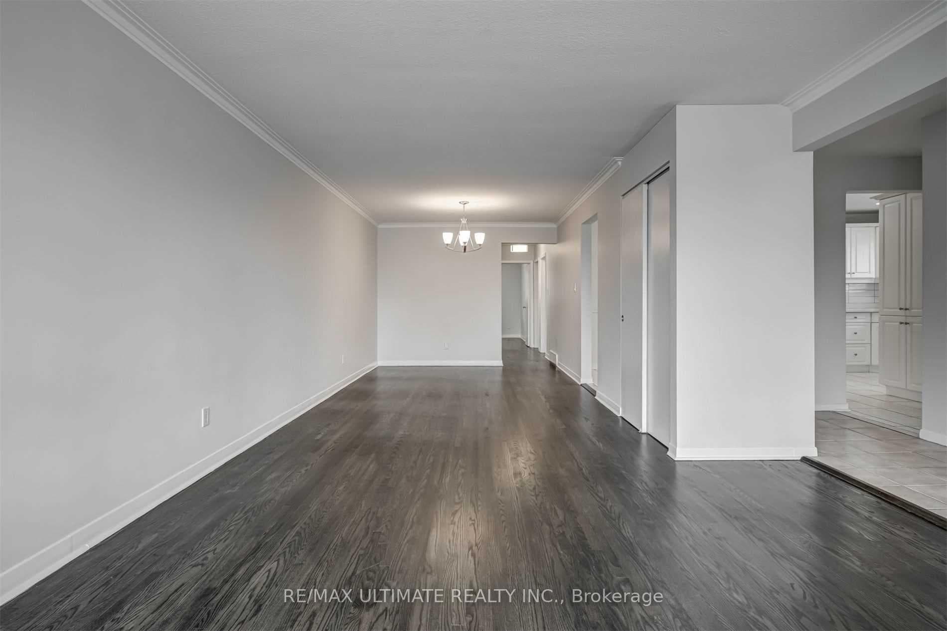 33 King Richard Court photo 7