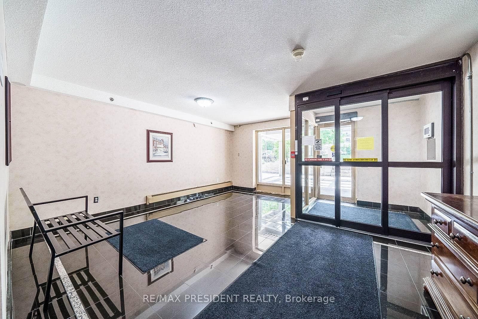 81 Charlton Avenue Unit 402 photo 5
