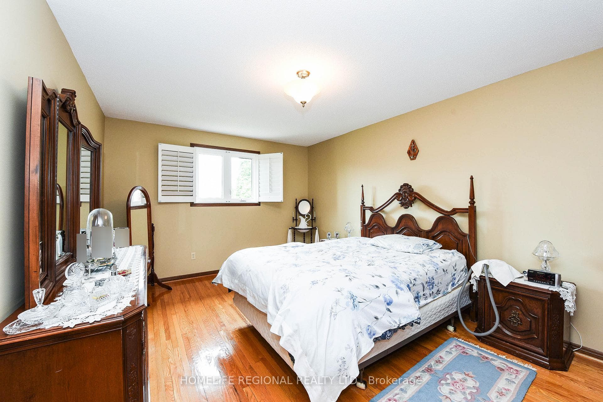 3175 Fairfox Crescent photo 27