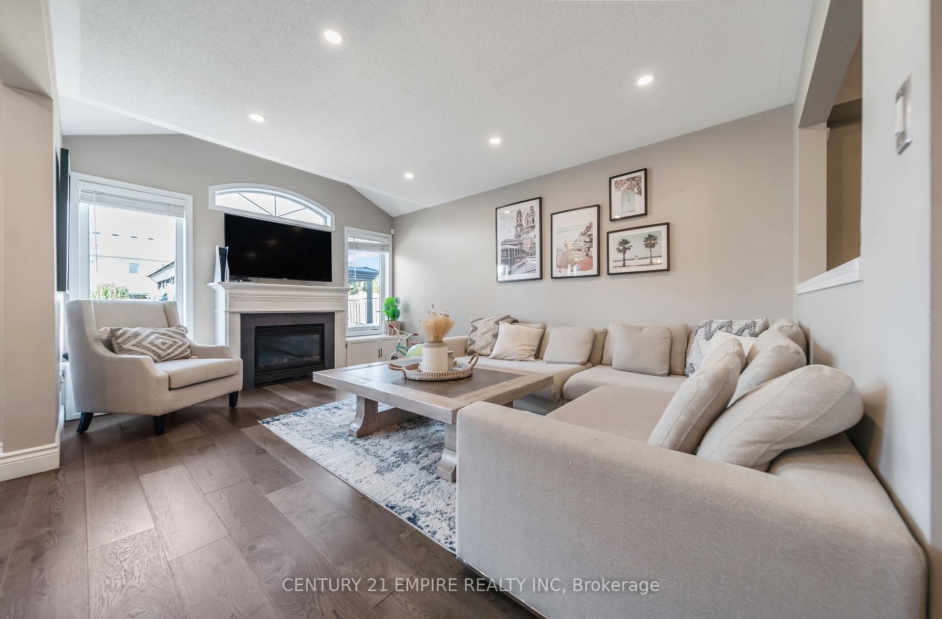 77 Beachgrove Crescent photo 8