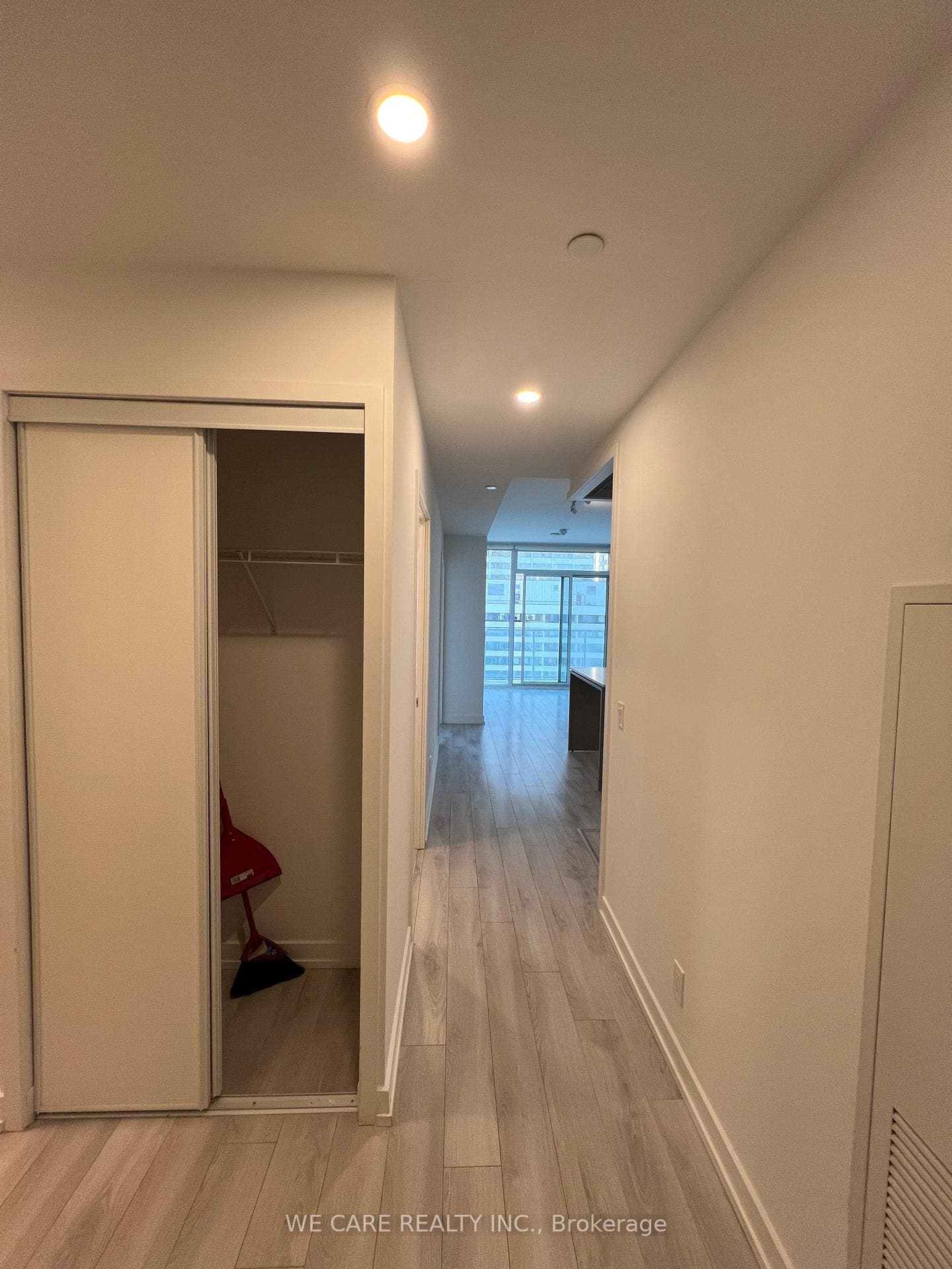 33 Helendale Avenue Unit 1407 photo 3