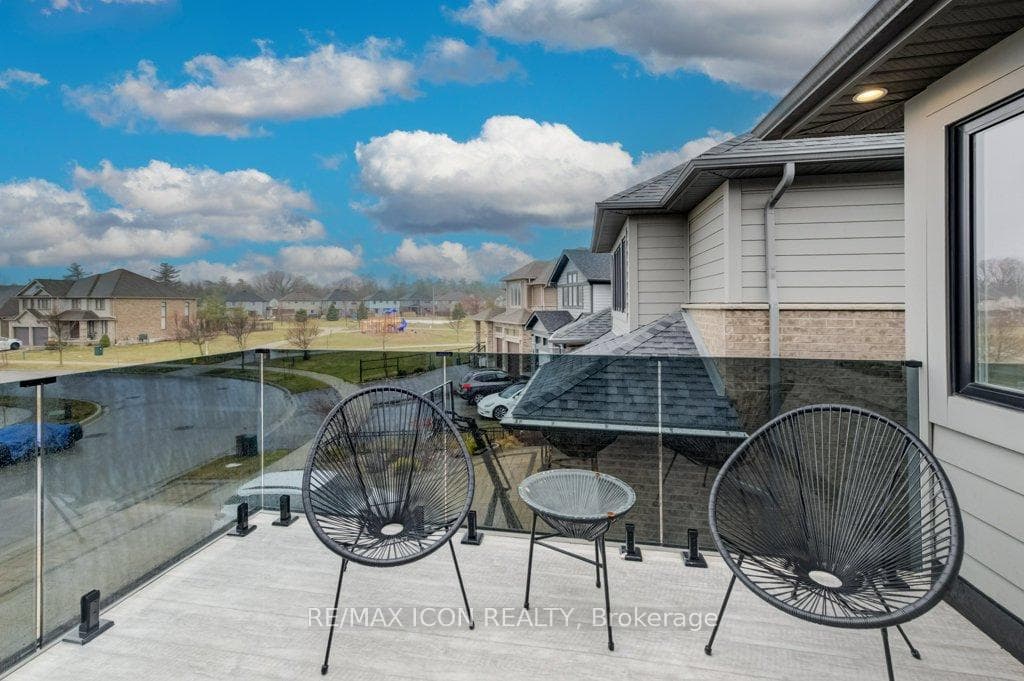 204 Carriage Way photo 22