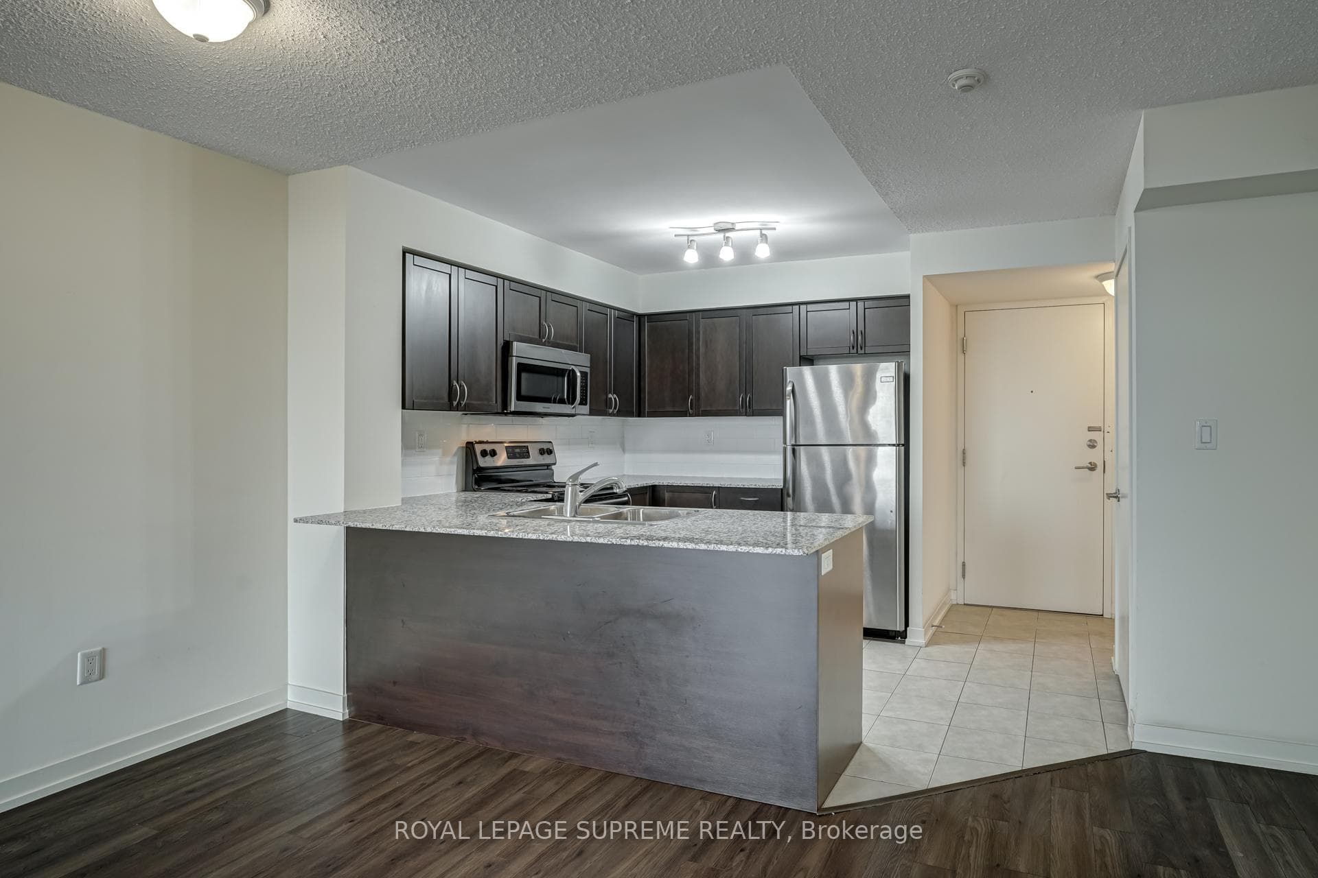 816 Lansdowne Avenue Unit 718 photo 7