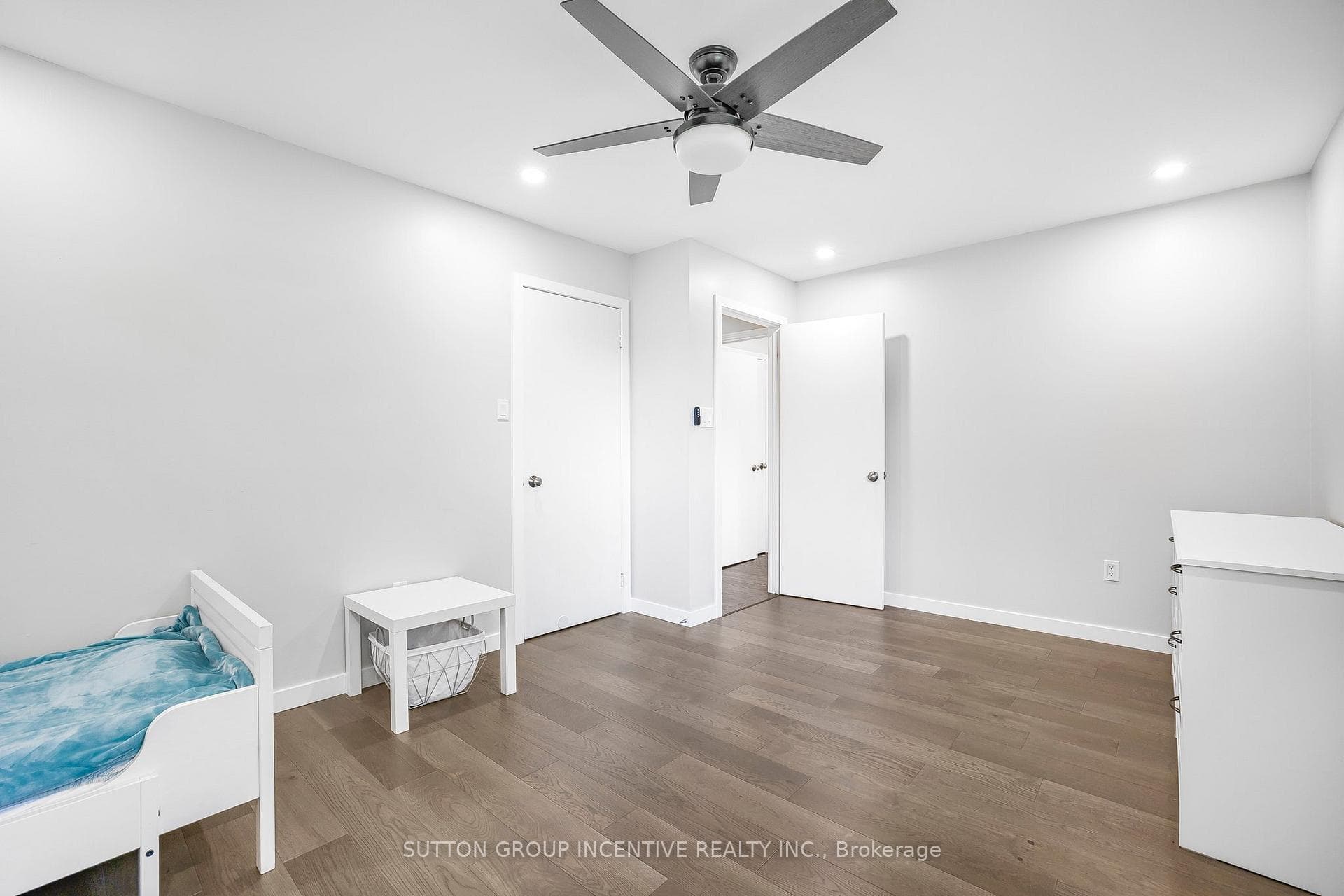 375 Millard Street photo 30