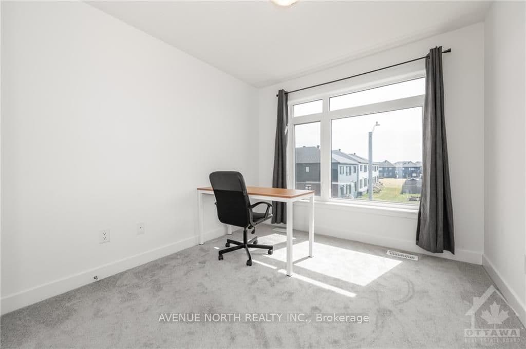 90 NETTLE Crescent photo 19