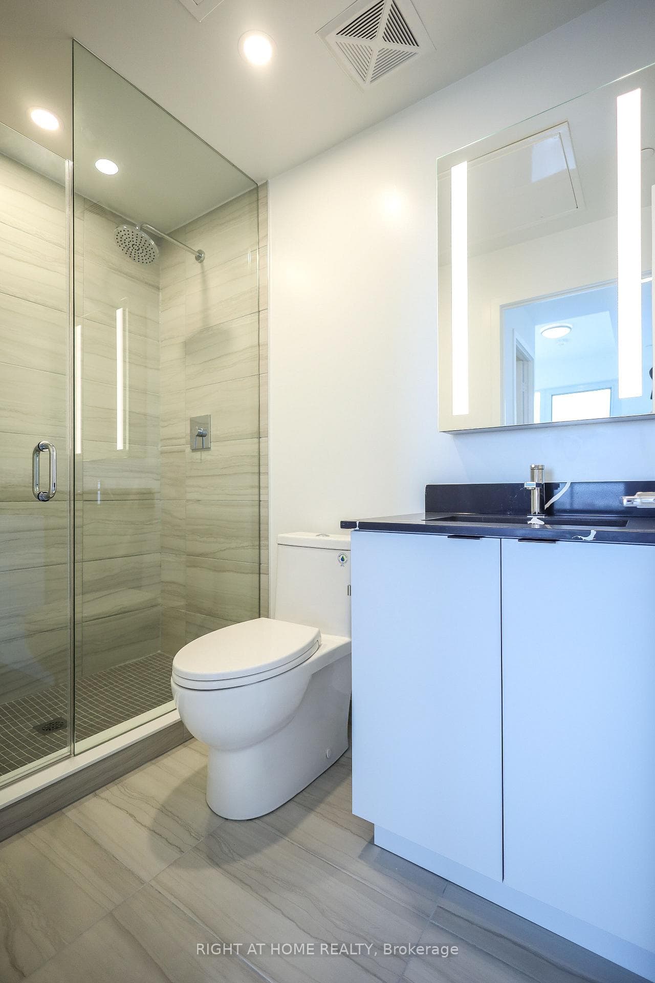 285 Dufferin Street Unit 917 photo 17