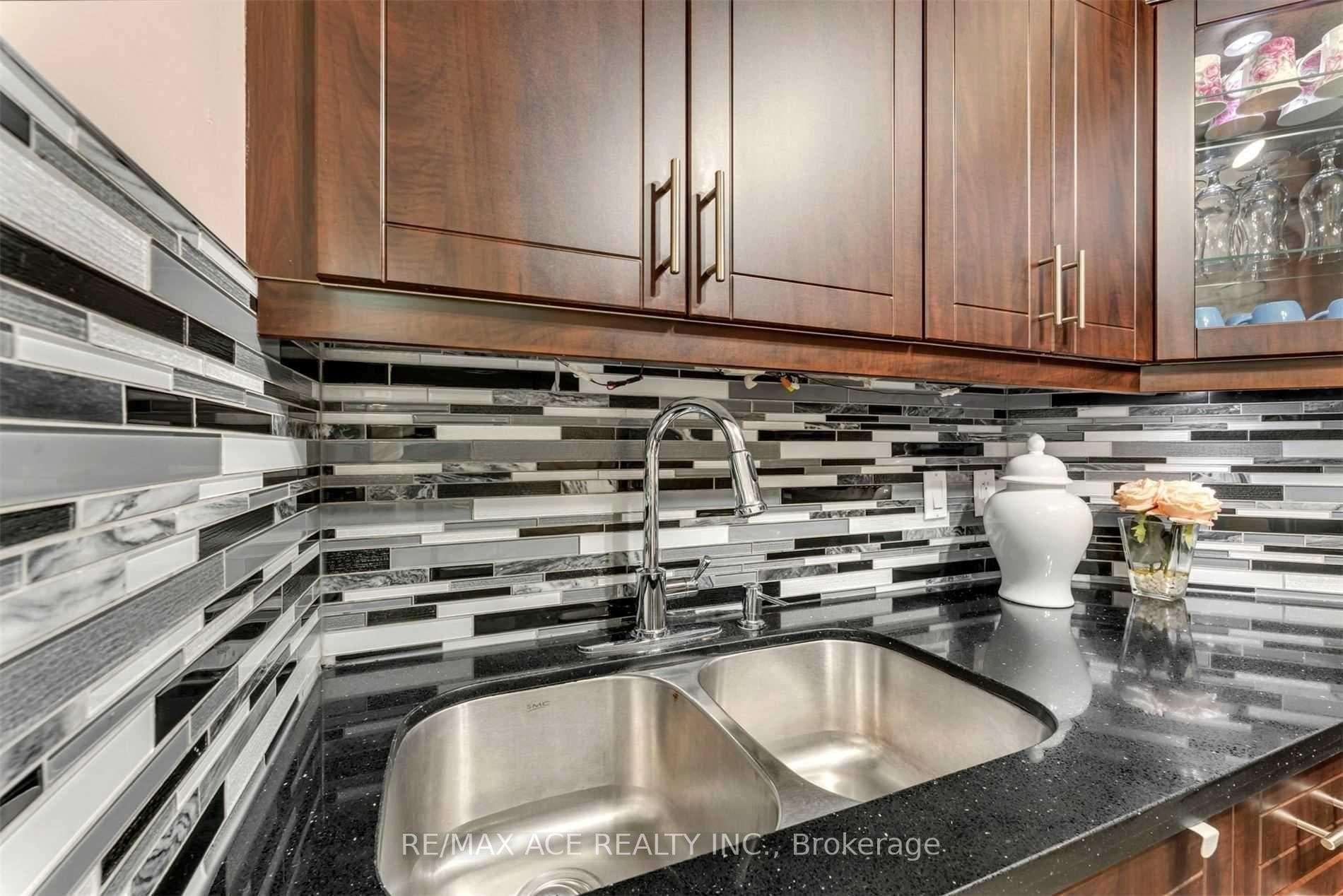 5225 Finch Avenue Unit 121 photo 5