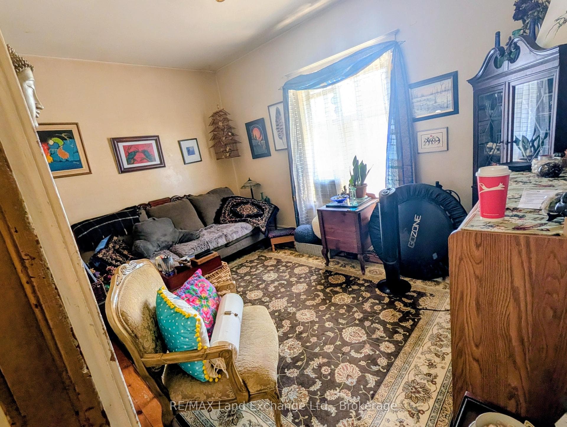 2nd floor living room