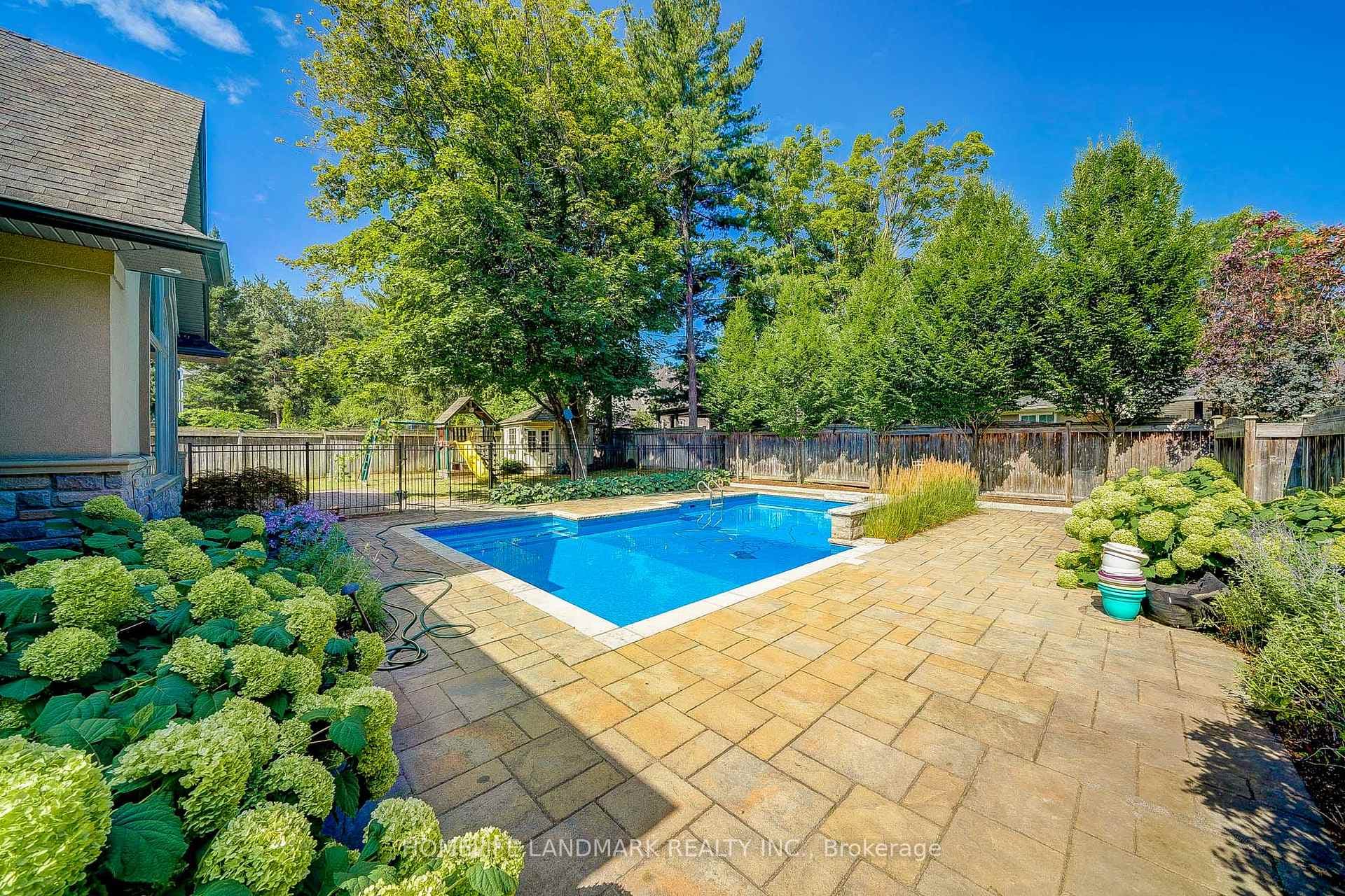 1293 Devon Road photo 37