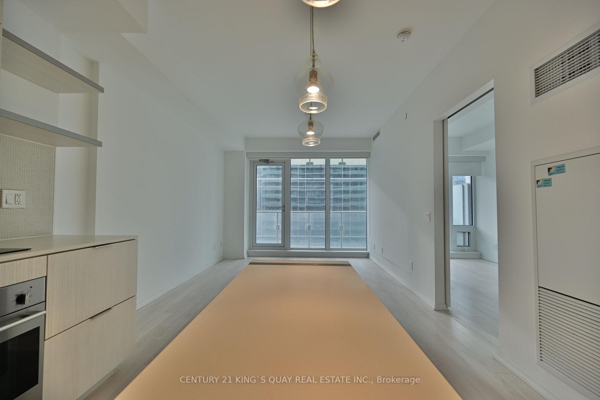 197 Yonge Street Unit 1907 photo 9