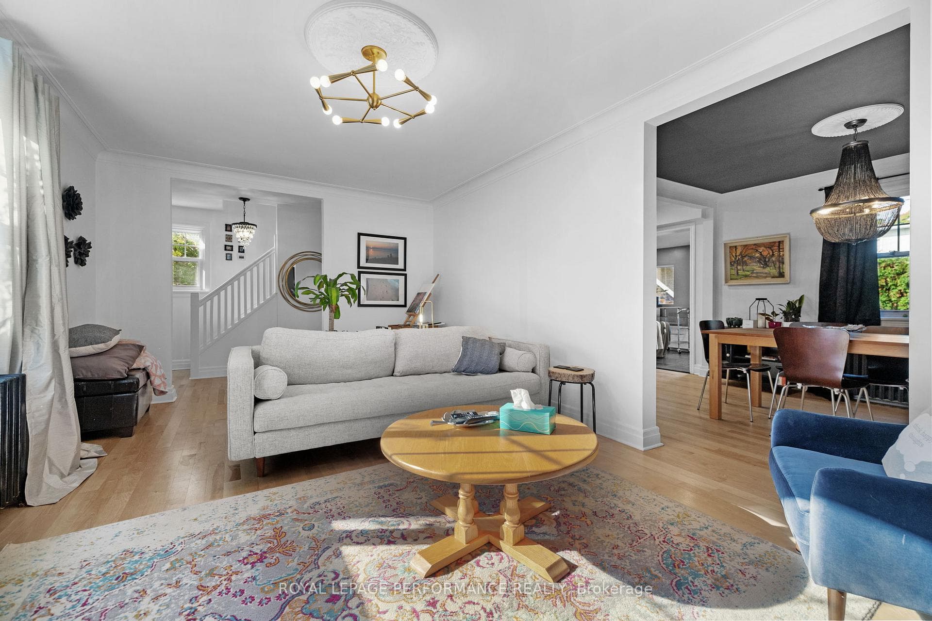 81 Ivy Crescent photo 5