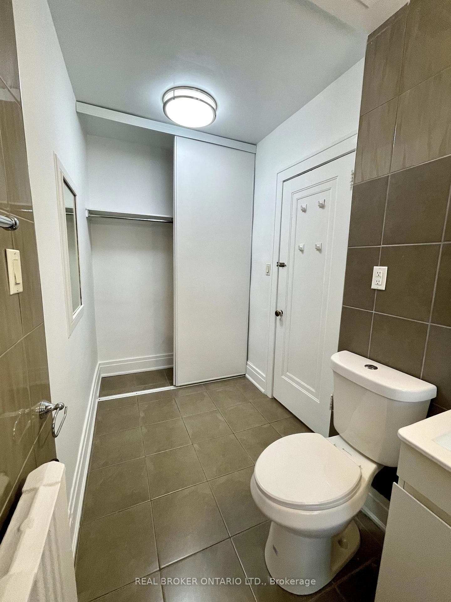 2 Broadway Avenue Unit 5 photo 11