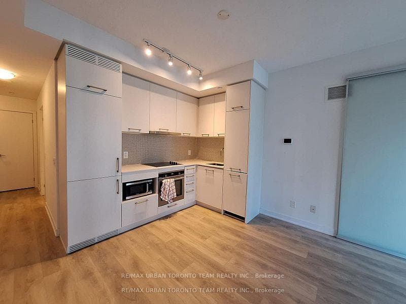 87 Peter Street Unit 2213 photo 6