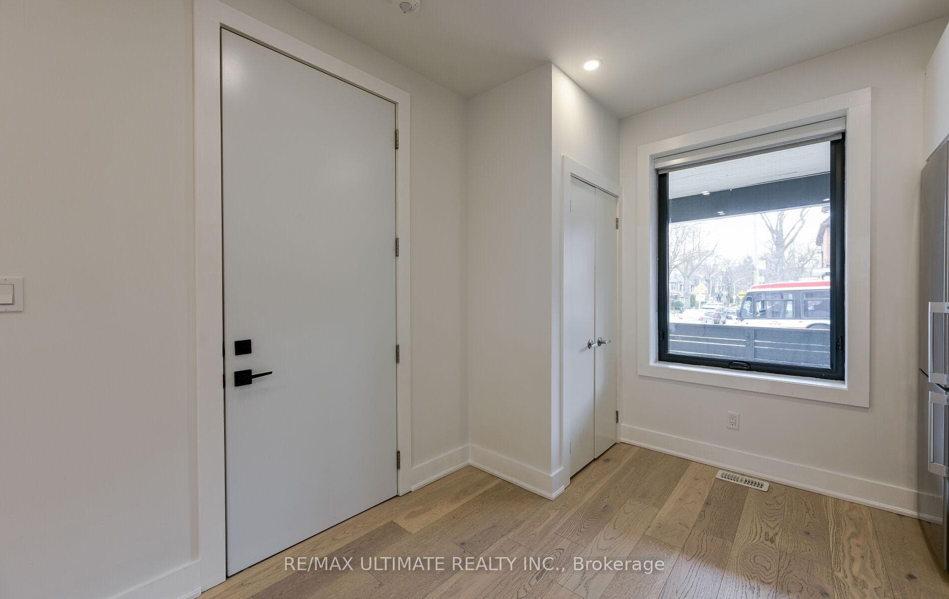 501A Carlaw Avenue Unit Main Floor photo 7