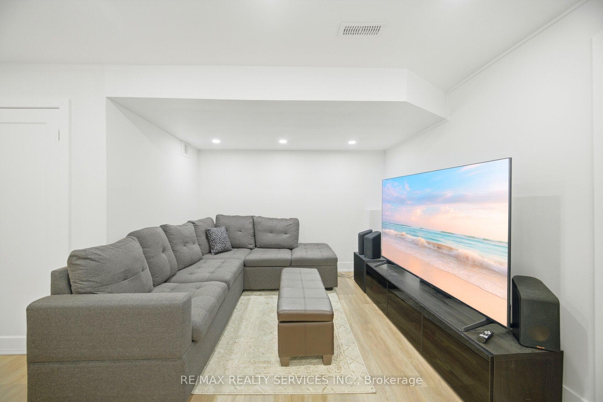 118 Tundra Road photo 32