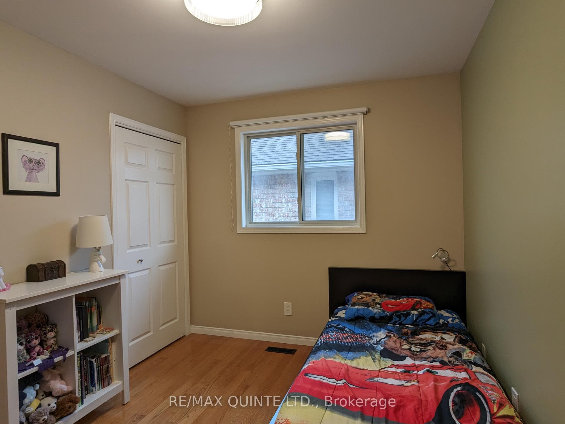 30 Hickory Grove photo 18