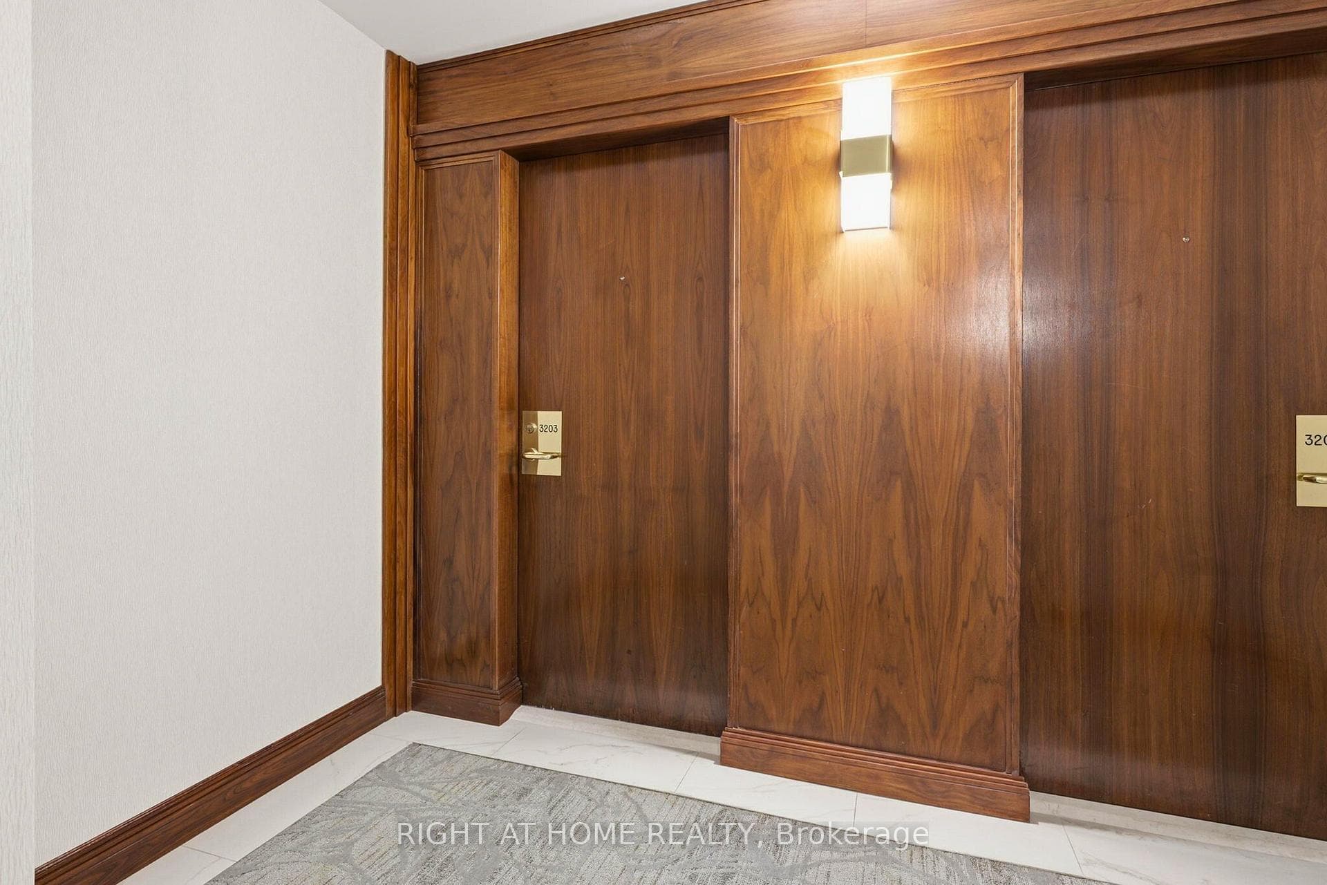 1 Palace Pier Court Unit 3203 photo 4
