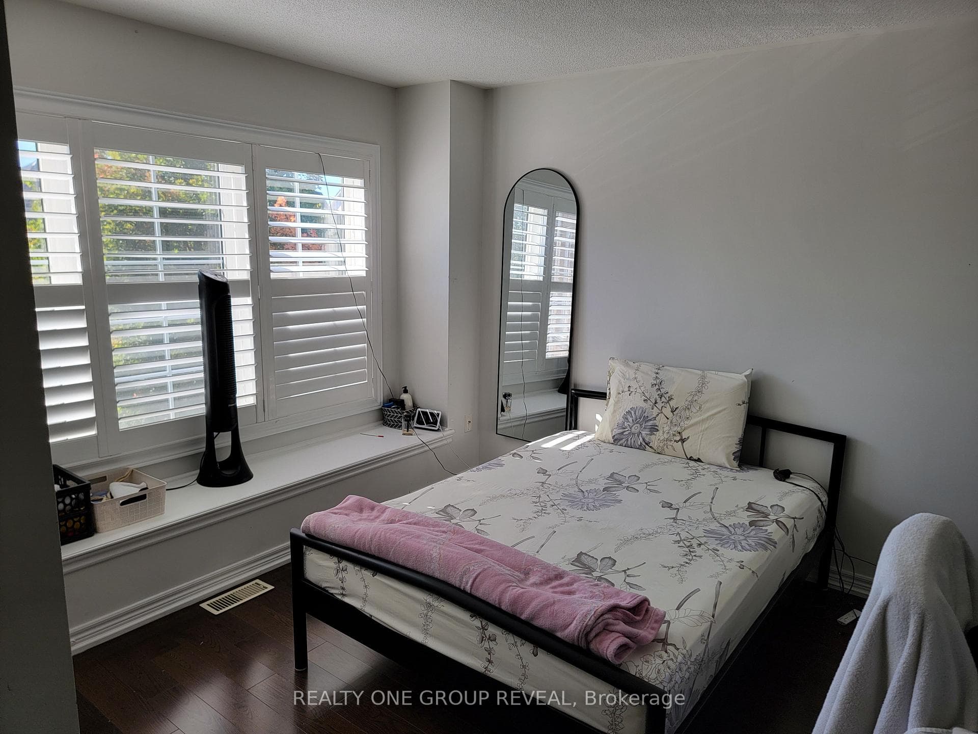 73 Isabella Garden Lane photo 9
