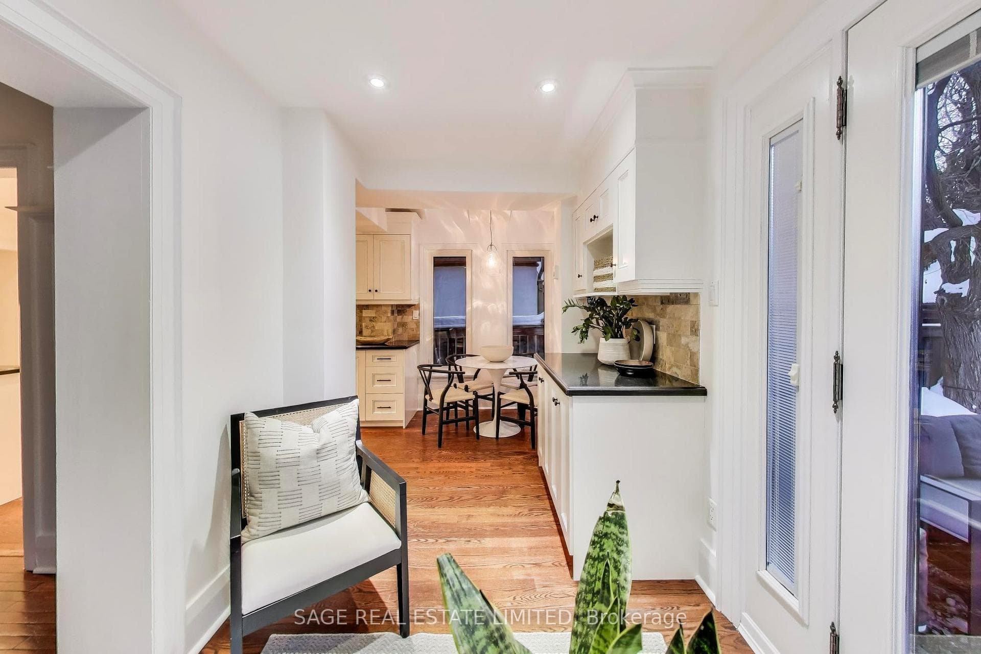 138 Clifton Road photo 18
