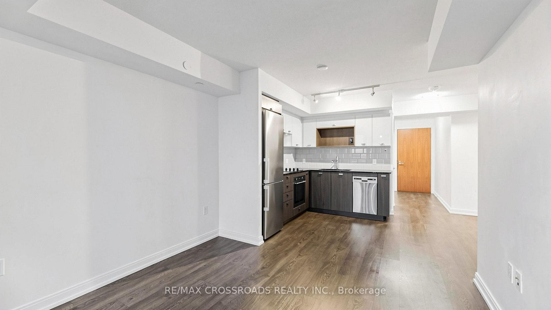 275 Village Green Square Unit 525 photo 12