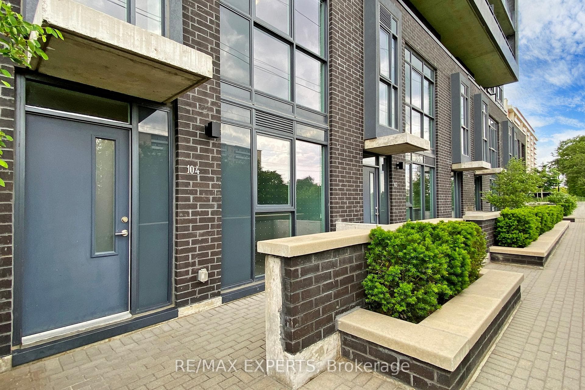 3237 Bayview Avenue Unit 104 photo 33