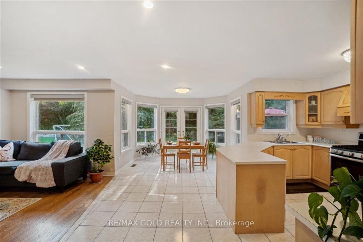 15 Canning Crescent photo 11