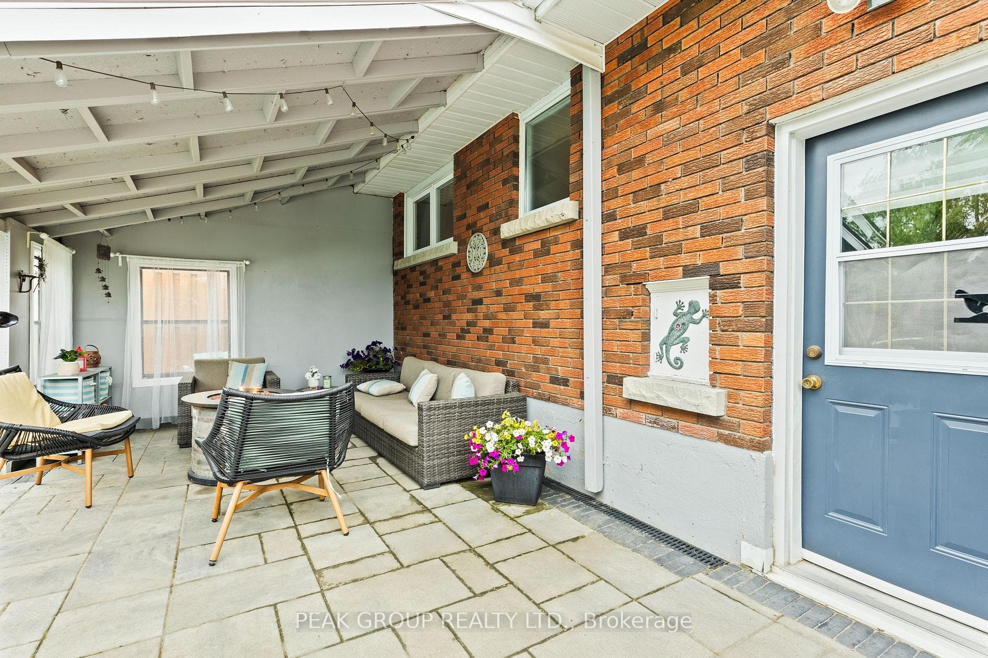 8 Roxanne Drive photo 40