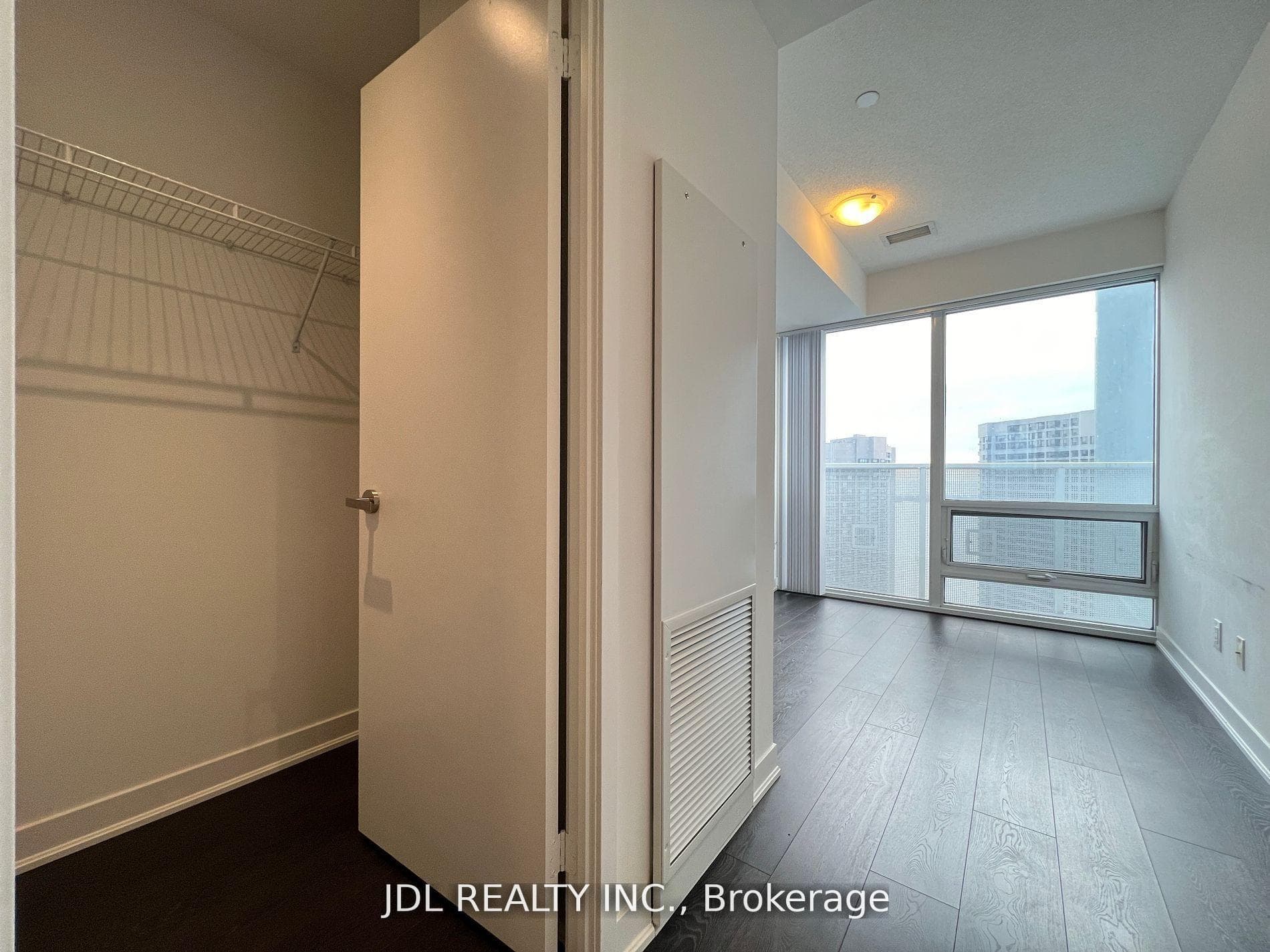 88 Harbour Street Unit 3010 photo 9