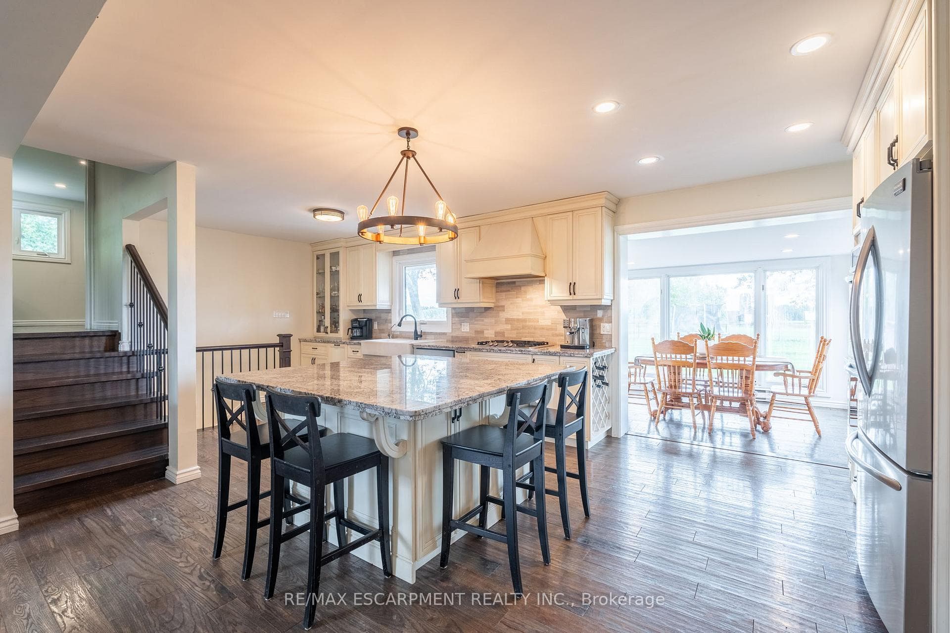5329 Chippewa Road photo 13