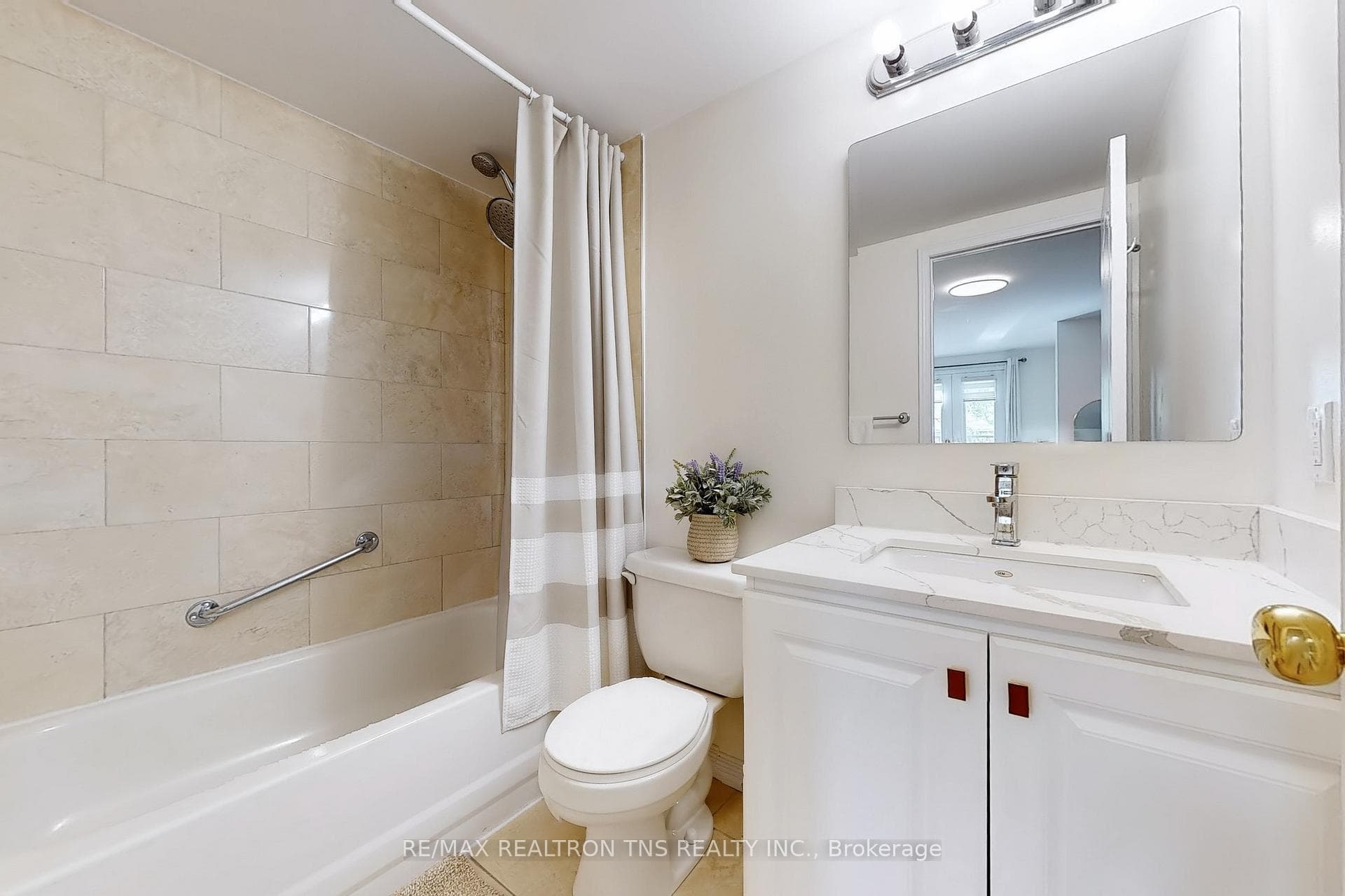 108 Finch Avenue Unit C11 photo 23