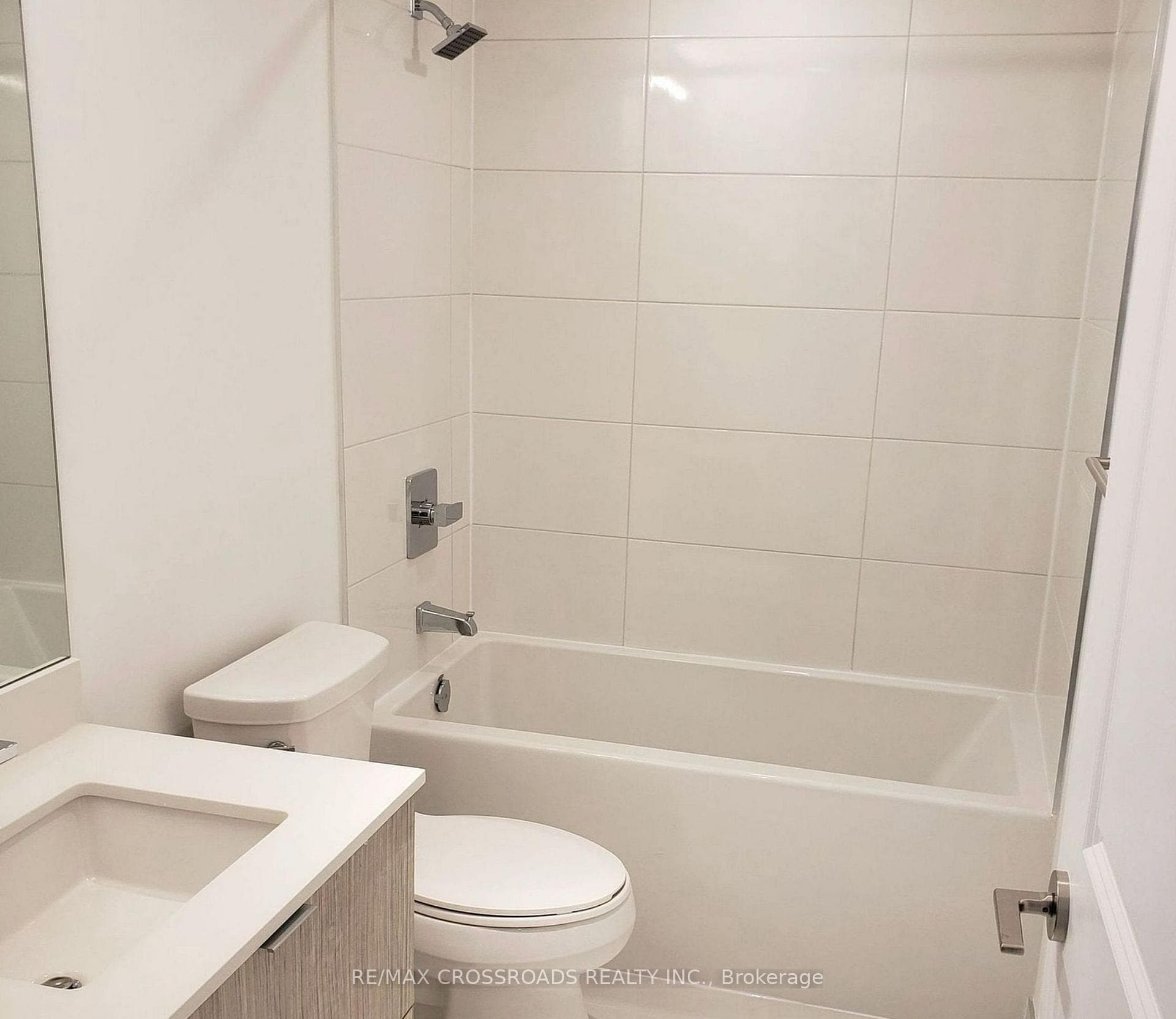 395 Bloor Street Unit 3706 photo 3
