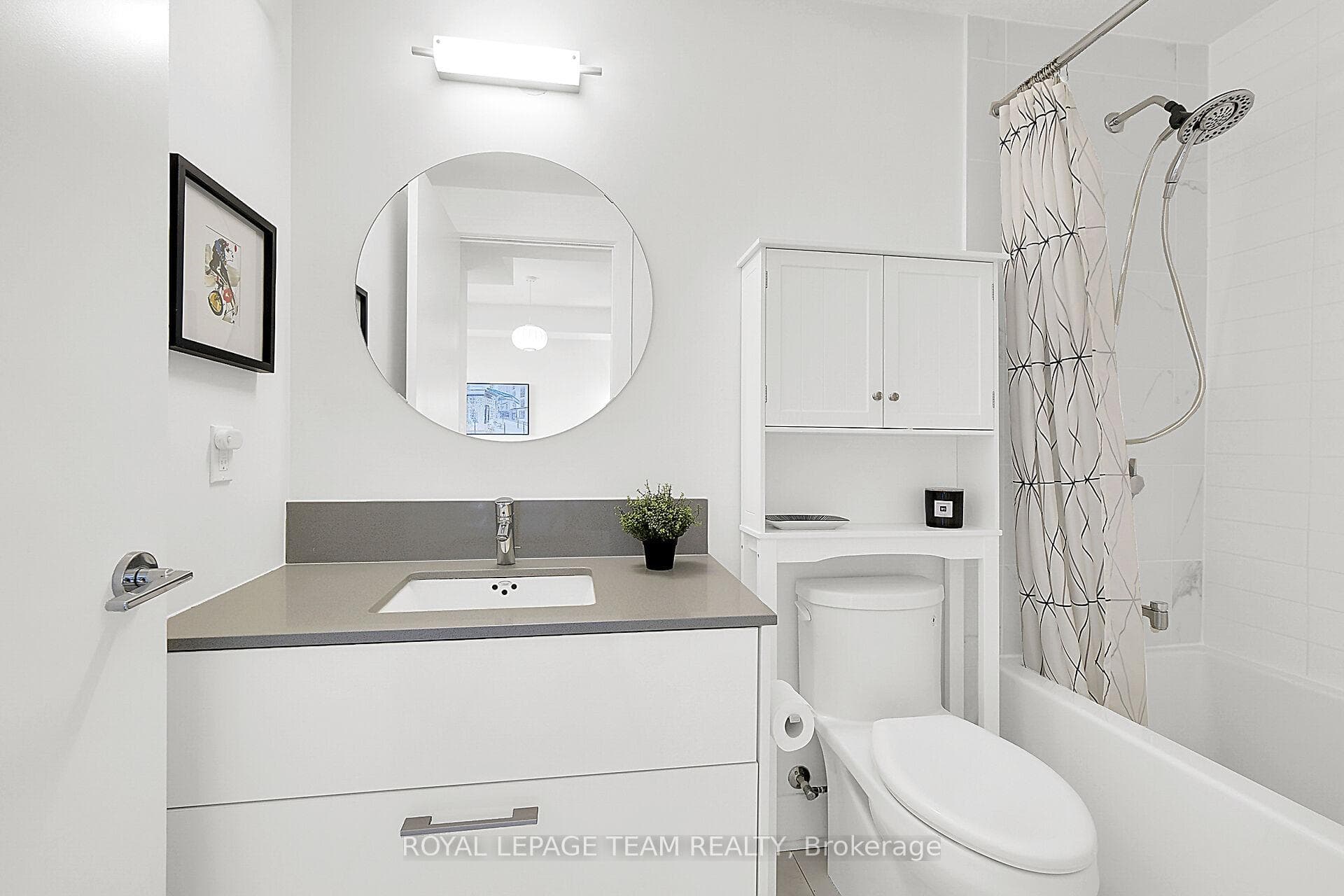 255 Bay Street Unit 709 photo 21