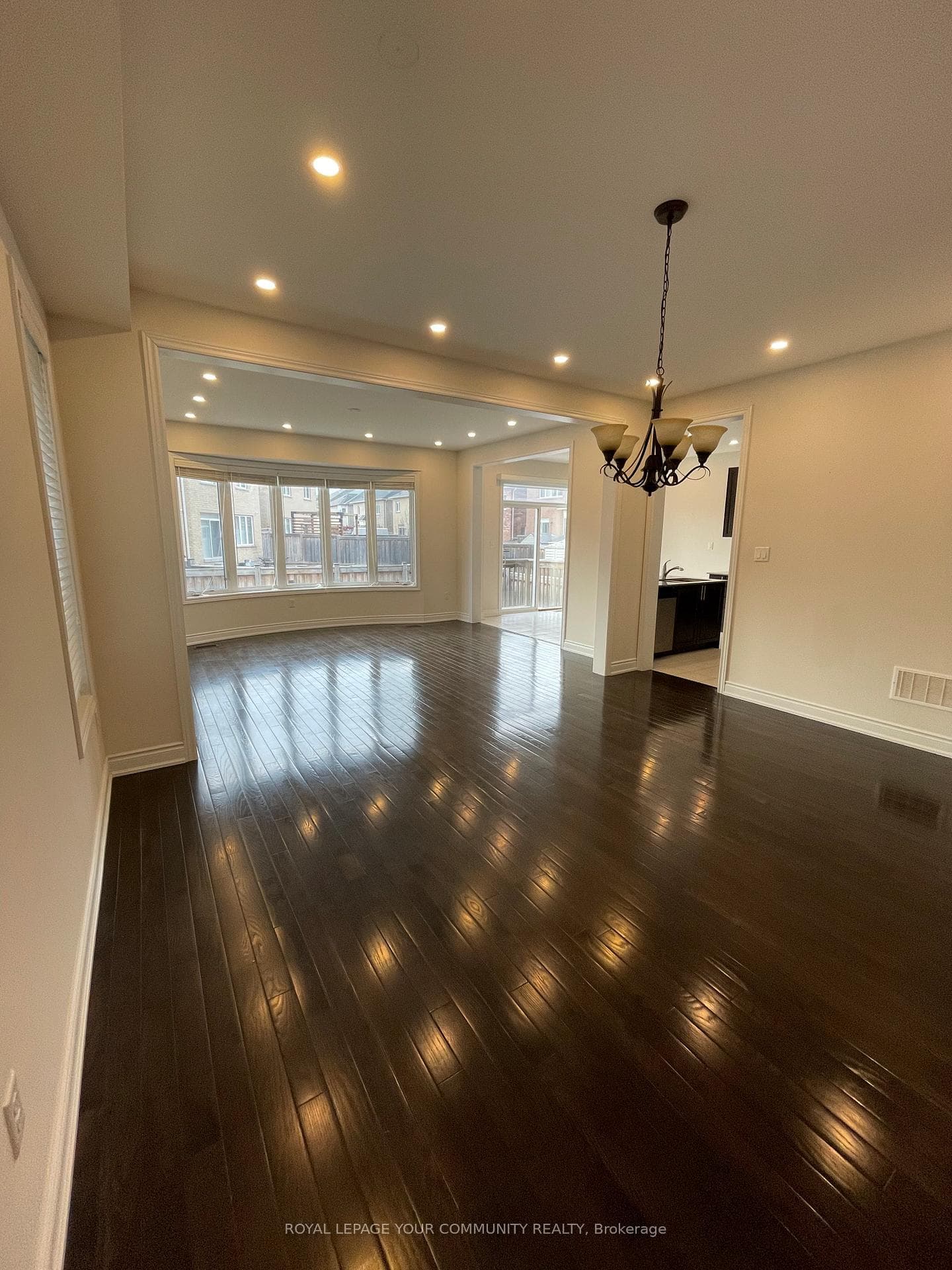 306 Cedar Hedge Road Unit Main photo 1