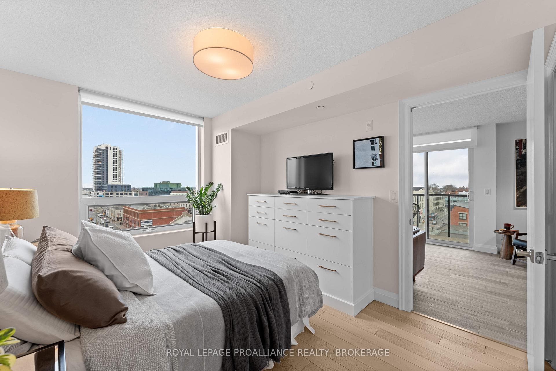 121 Queen Street Unit 711 photo 15