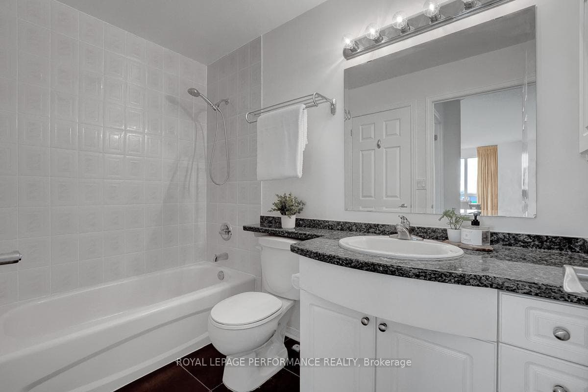 38 Metropole Private Unit 1101 photo 22