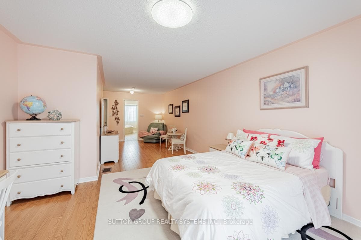 435 Hensall Circle Unit 203 photo 21