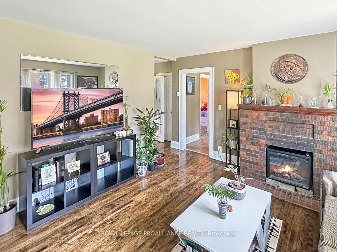 98 Karl Street photo 6