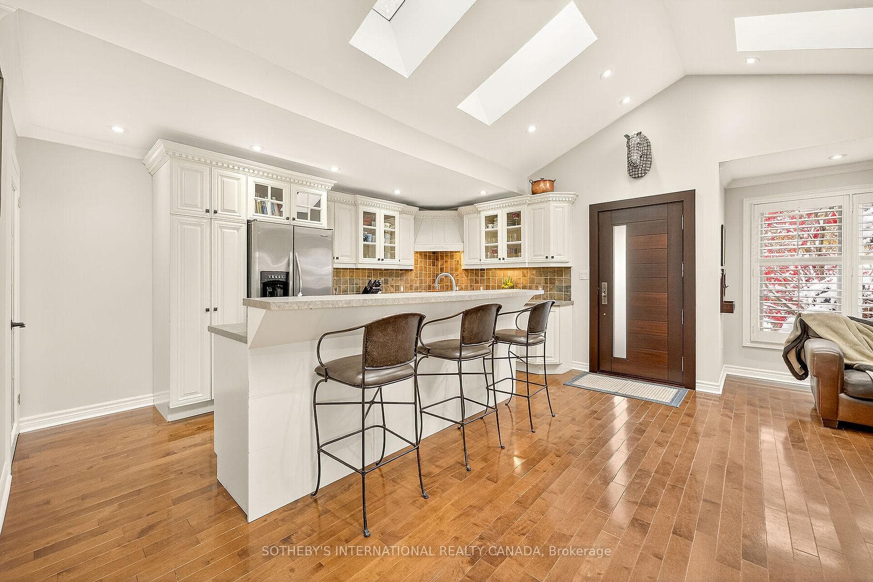 1943 Deanhome Road photo 6