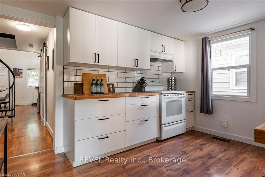 49 MARGERY Avenue photo 13