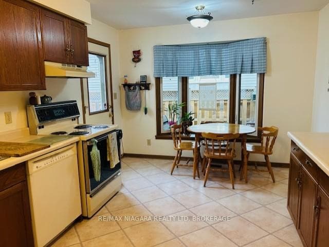 3284 Tramore Crescent photo 12
