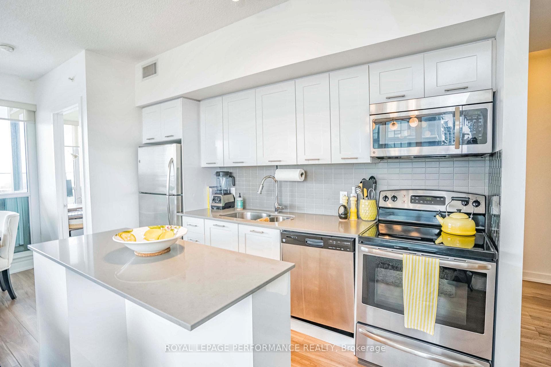 2212 Lake Shore Boulevard Unit 901 photo 6
