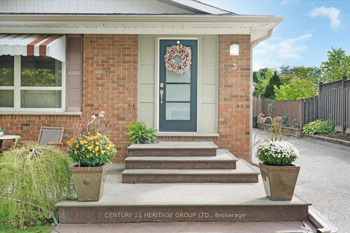 3 BYWOOD Crescent photo 2