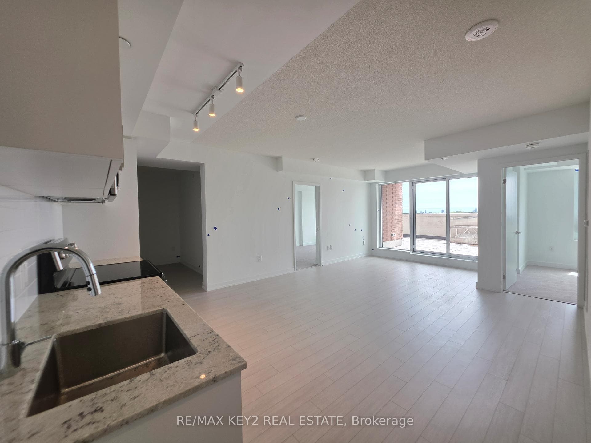 4010 Eglinton Avenue Unit 522 photo 9
