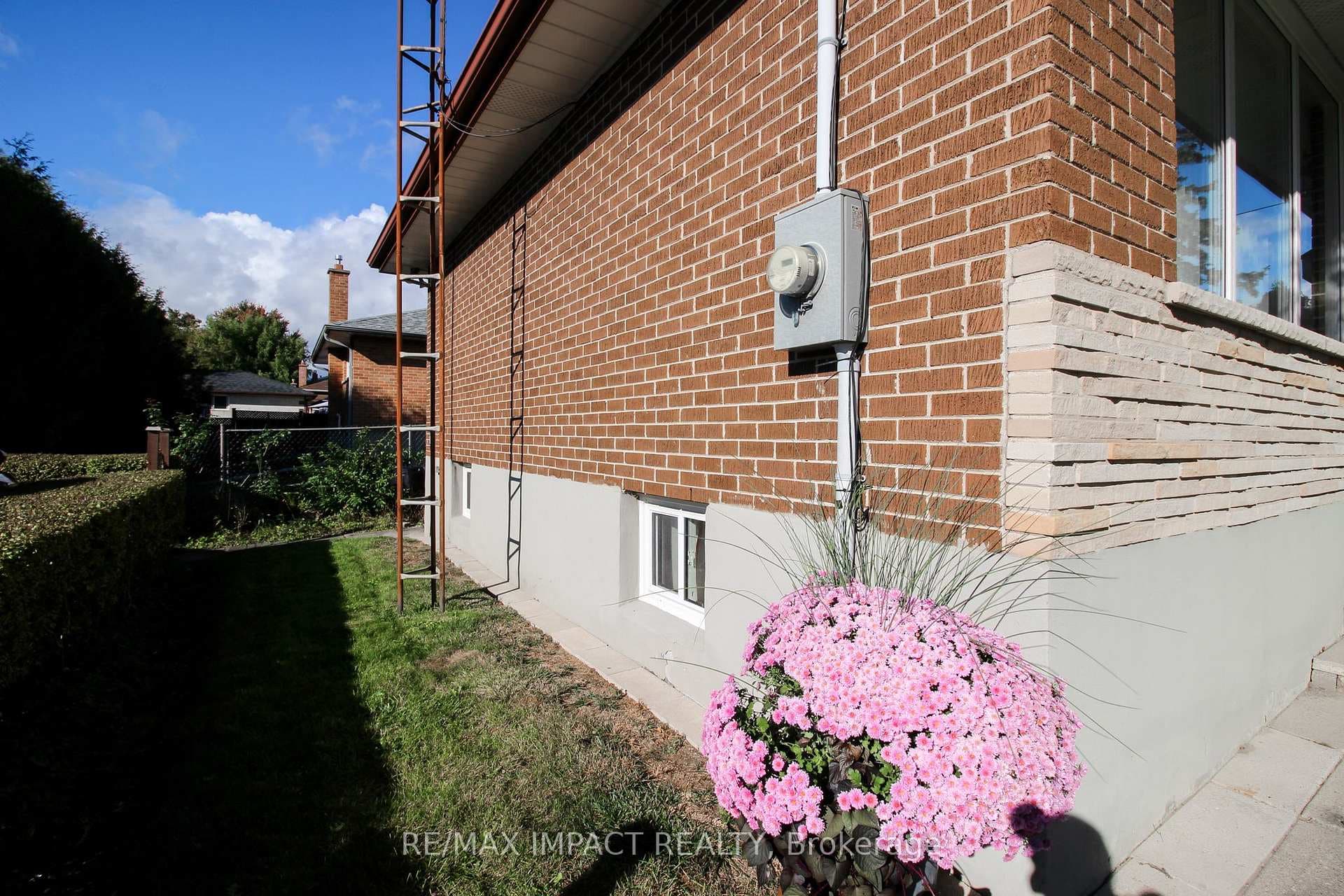 352 Grandview Street photo 5